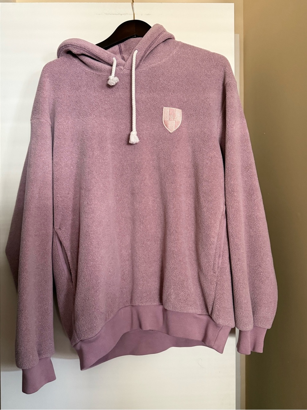 JW Anderson X Uniqlo Logo Patch Hoodie in Mauve Large
